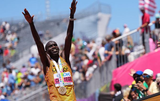الأوغندي-تشيبتيغي-يحتفظ-بلقب-سباق-10-ألاف-متر
