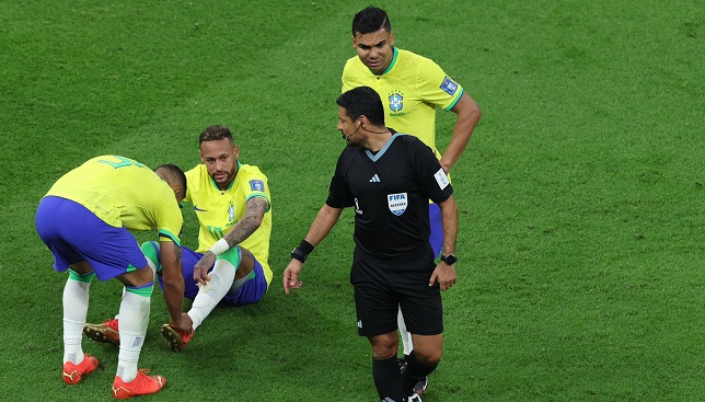 شاهد-نيمار-يبكي-بعد-تعرضه-للإصابة-في-مباراة-البرازيل-وصربيا